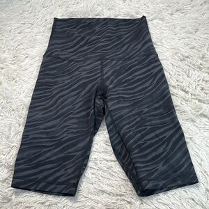Lululemon Align Super High Rise Short *10" Le Tigre Camo Deep Coal Multi